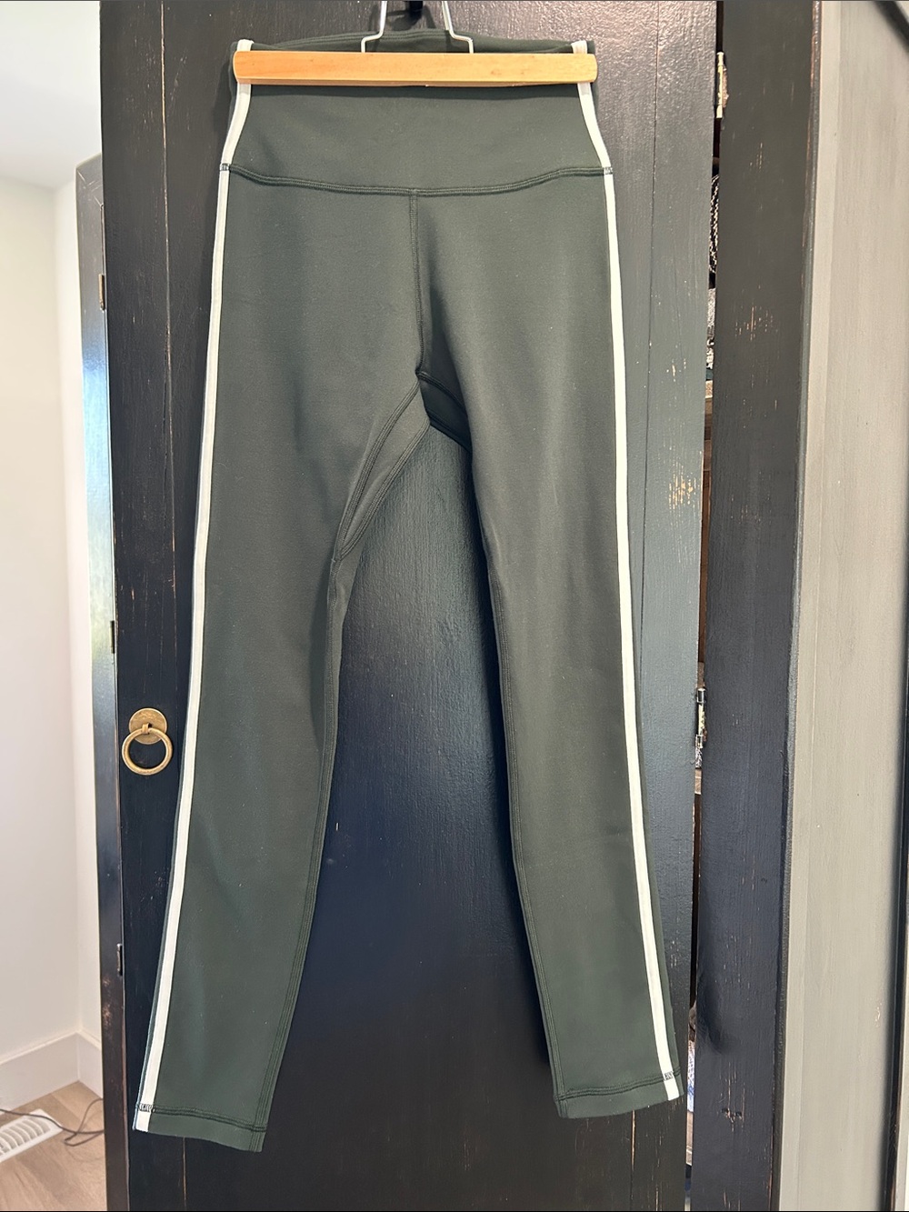 TNA Life Atmosphere 26” Stripe Legging | Green and White